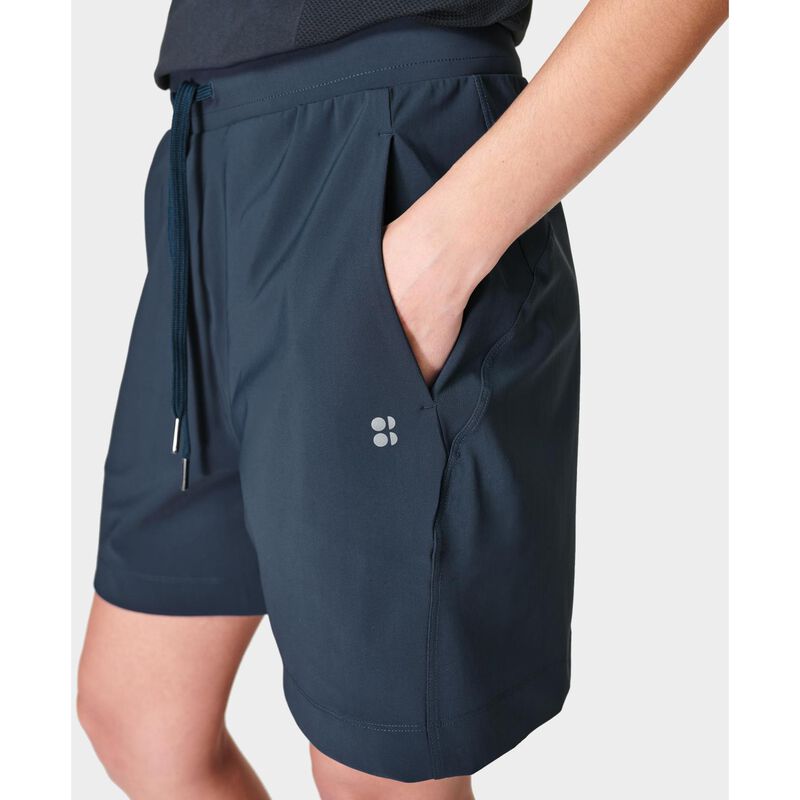 Sweaty Betty Explorer 5.5" Short Navy Blue image number 2
